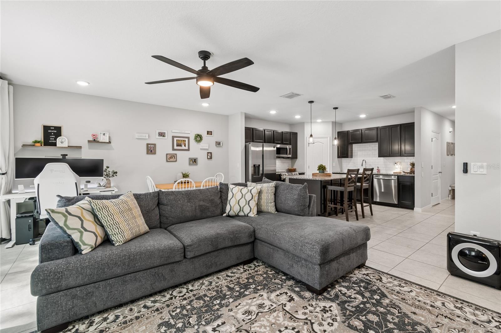 4733 DEER TRACK ST, TAMPA, FL — photo 2