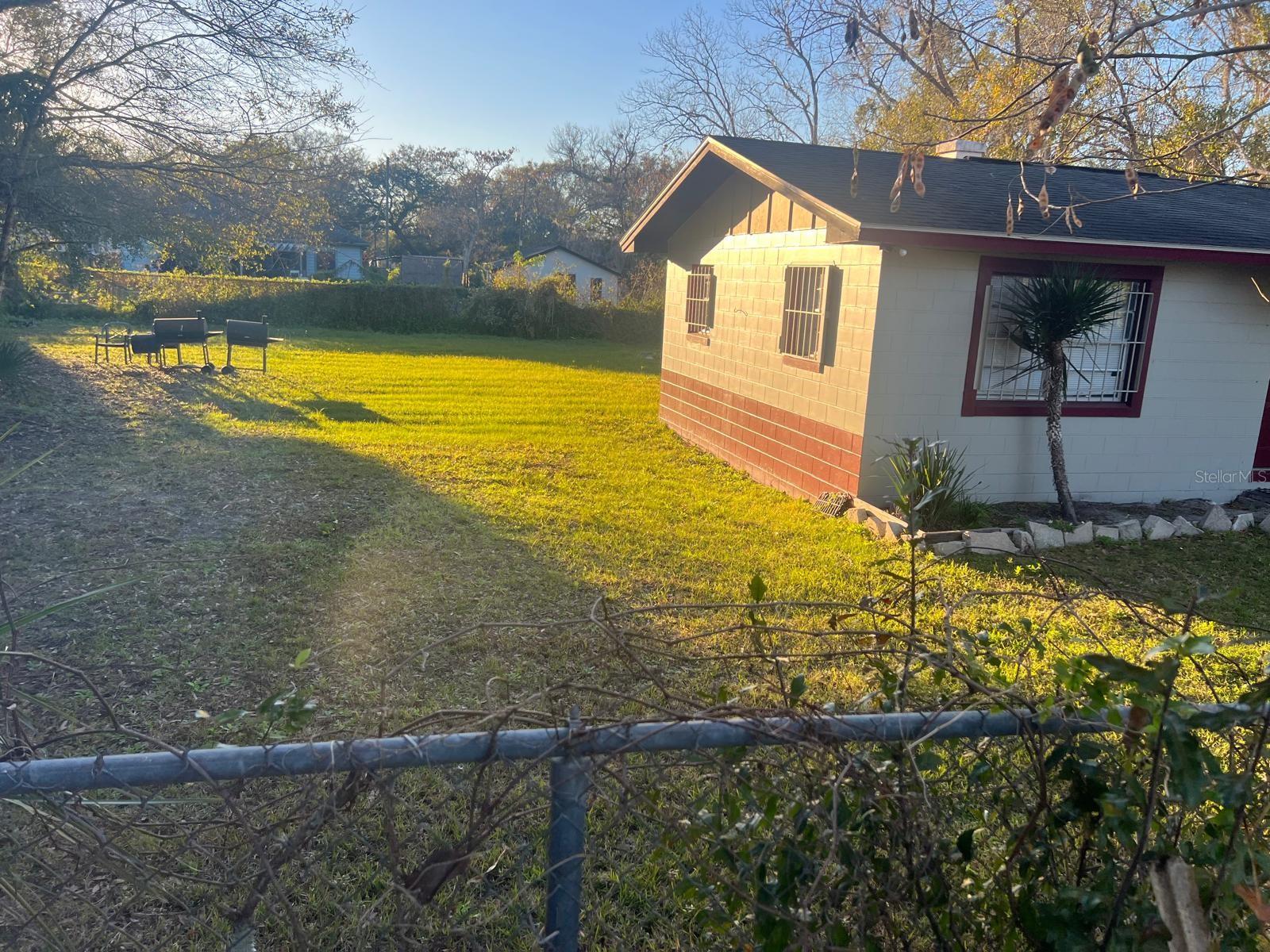 1112/1114 S BAY AVE, SANFORD, FL — photo 2
