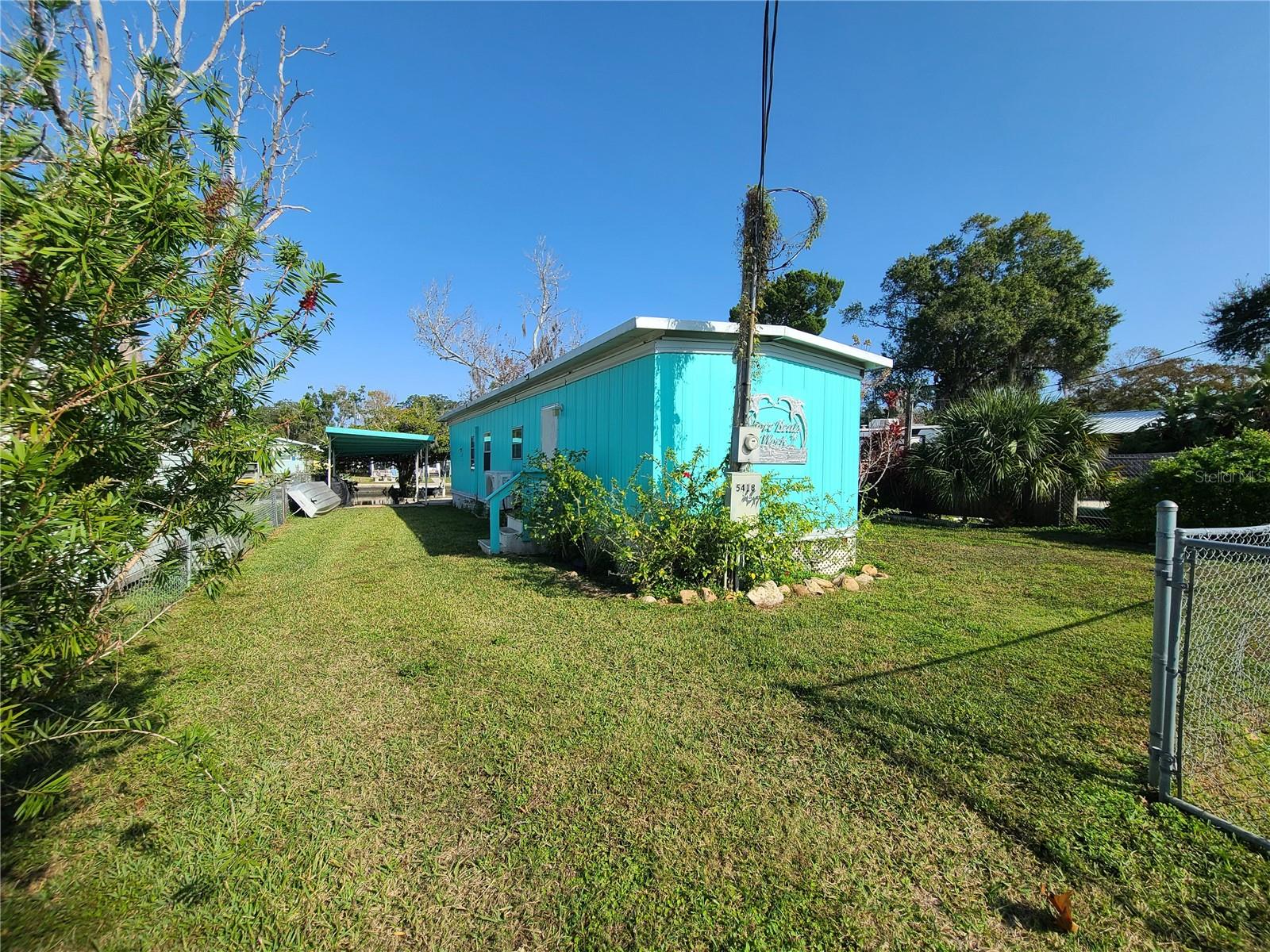 5418 CIRCLE DR, WEEKI WACHEE, FL — photo 2