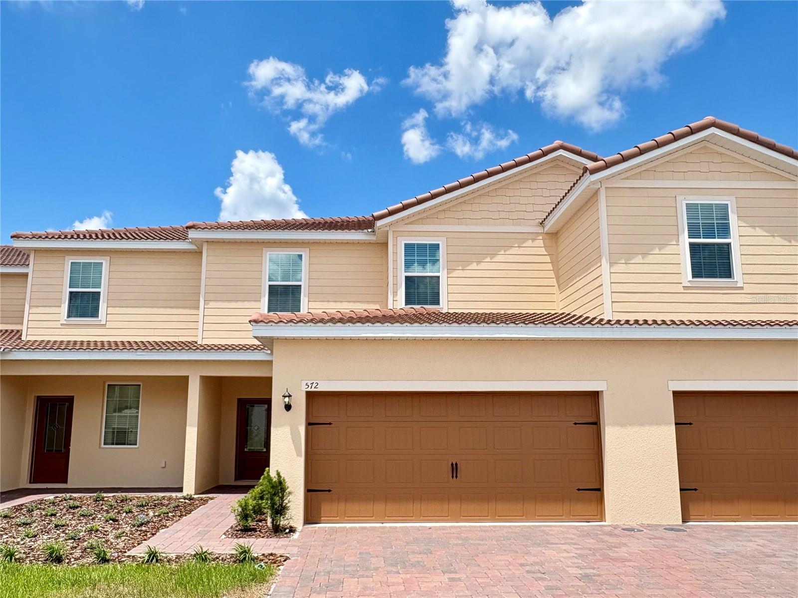 572 BAY LEAF DR, POINCIANA, FL