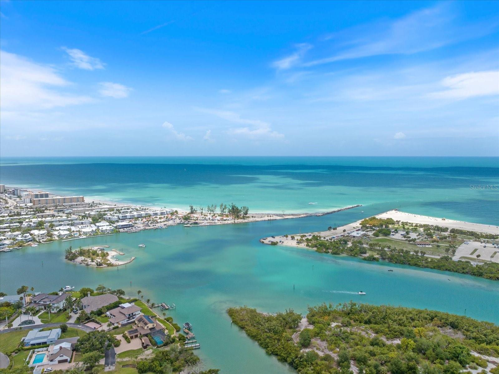 1585 TARPON CENTER DR #20, VENICE, FL — photo 2