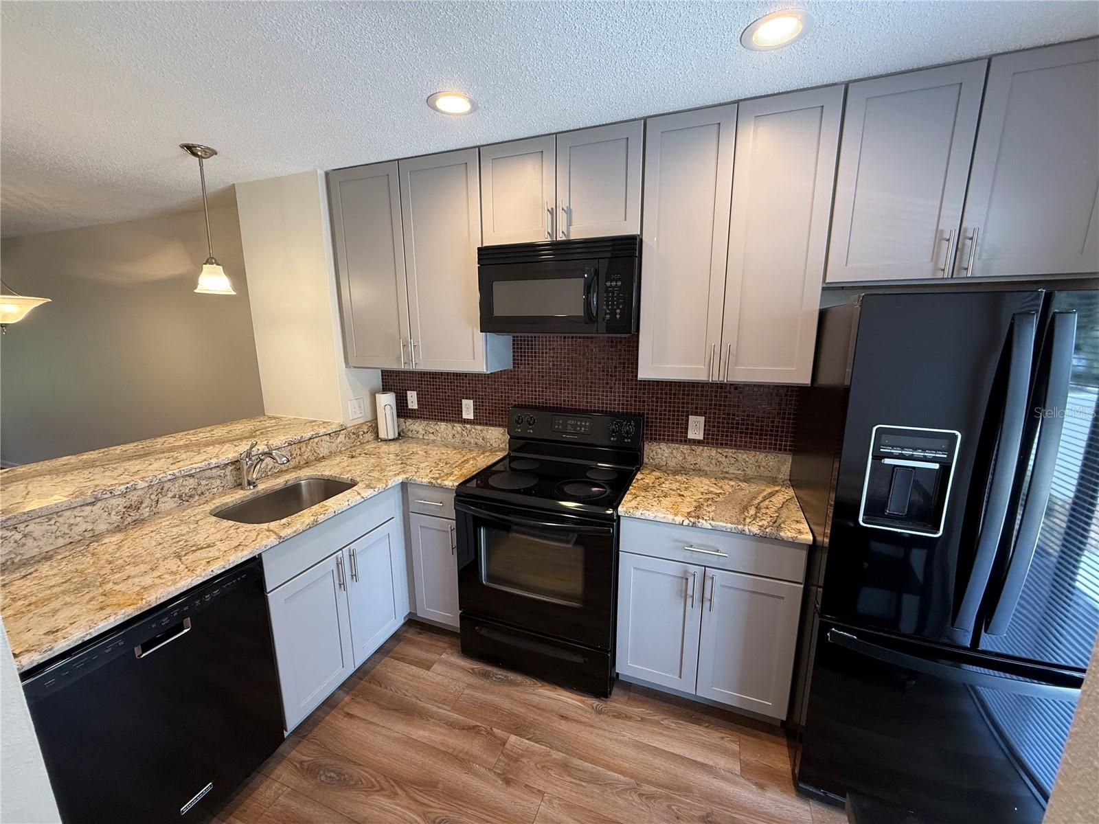 819 OAK PARK PL, BRANDON, FL — photo 9