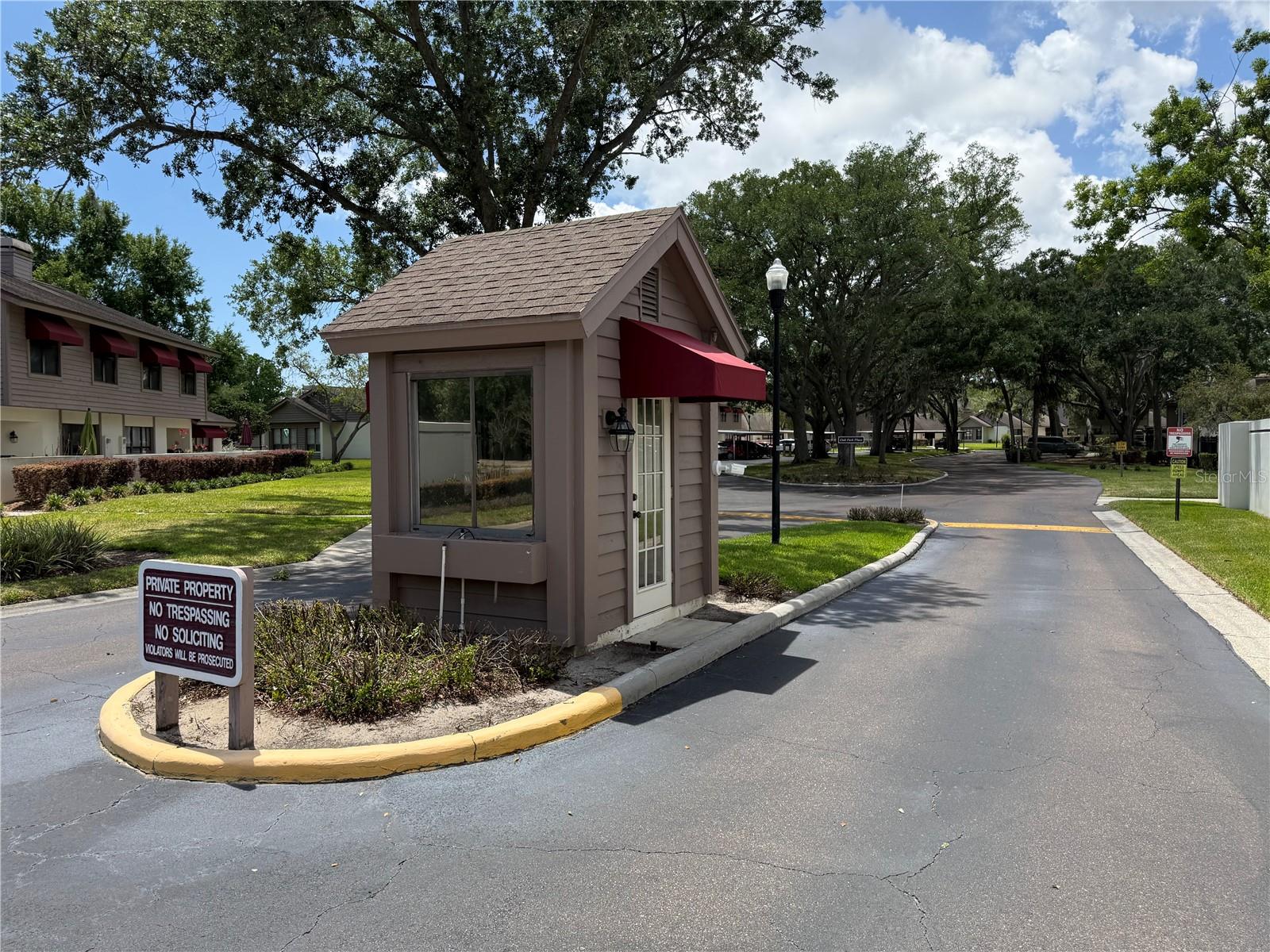 819 OAK PARK PL, BRANDON, FL — photo 21