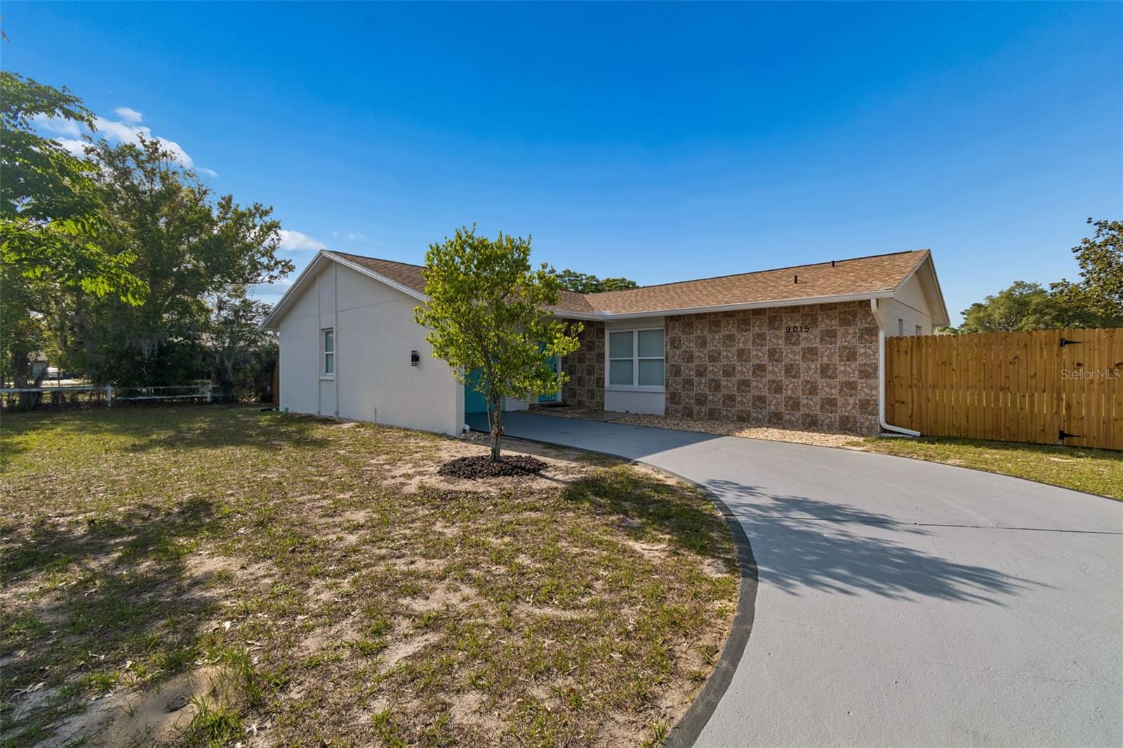 9015 FOREST OAKS BLVD, SPRING HILL, FL — photo 2