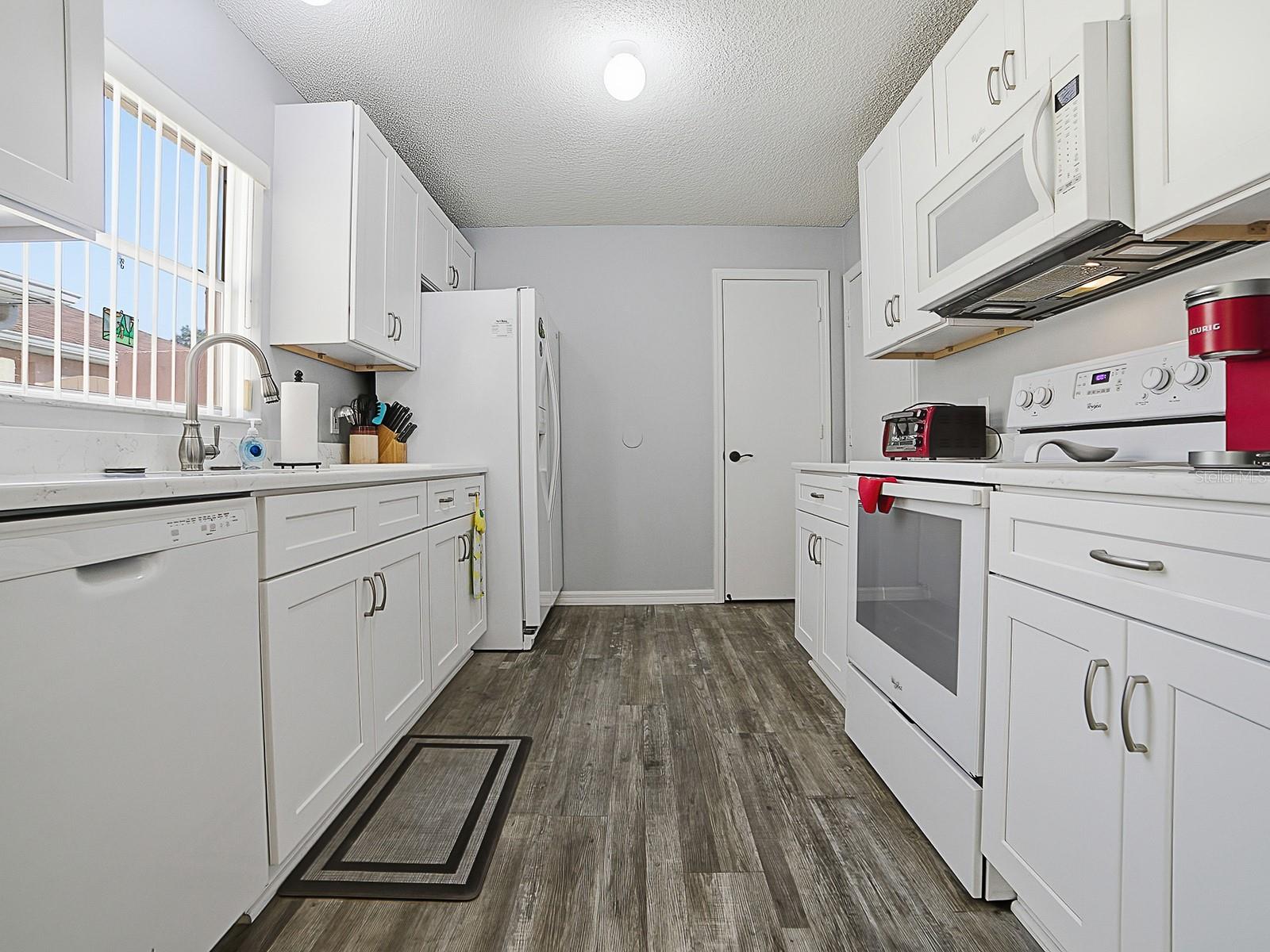1202 FERNANDO LN, LADY LAKE, FL — photo 11
