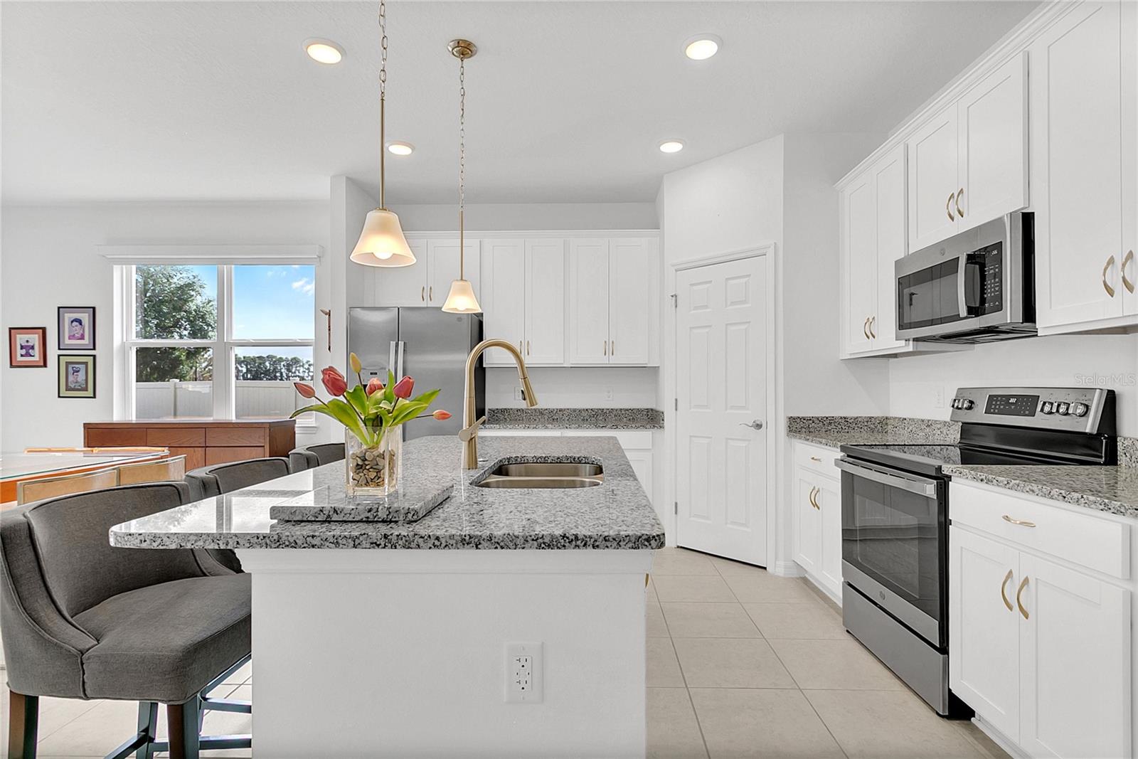 1580 BLUE LAGOON CIR, MASCOTTE, FL — photo 19