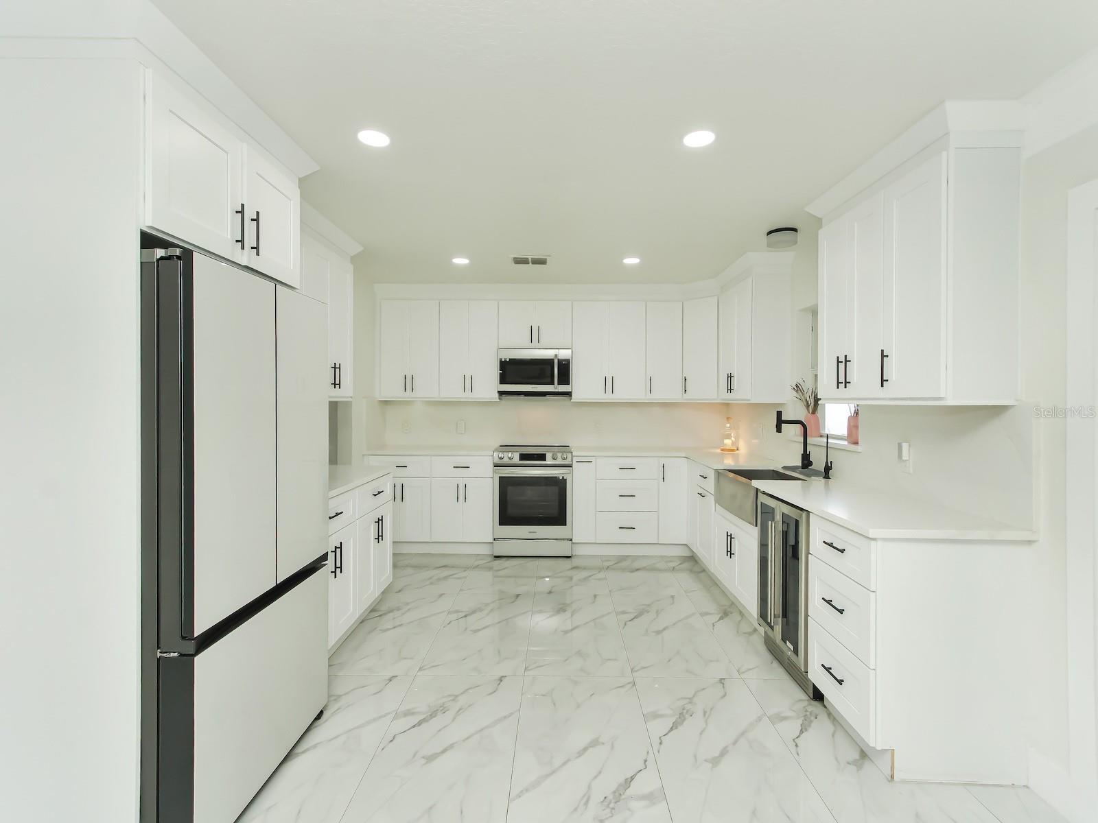 7561 LAKE ANDREA CIR, MOUNT DORA, FL — photo 16