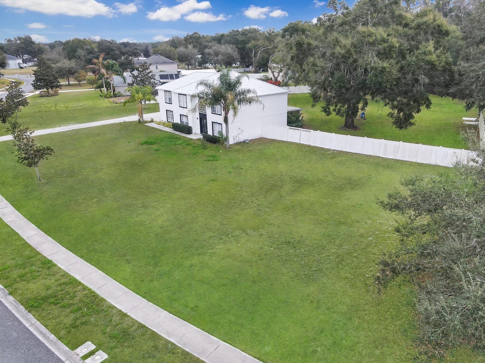 7561 LAKE ANDREA CIR, MOUNT DORA, FL — photo 36