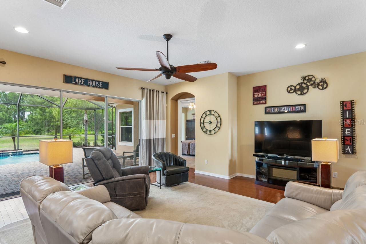 8719 CREEDMOOR LN, NEW PORT RICHEY, FL — photo 32