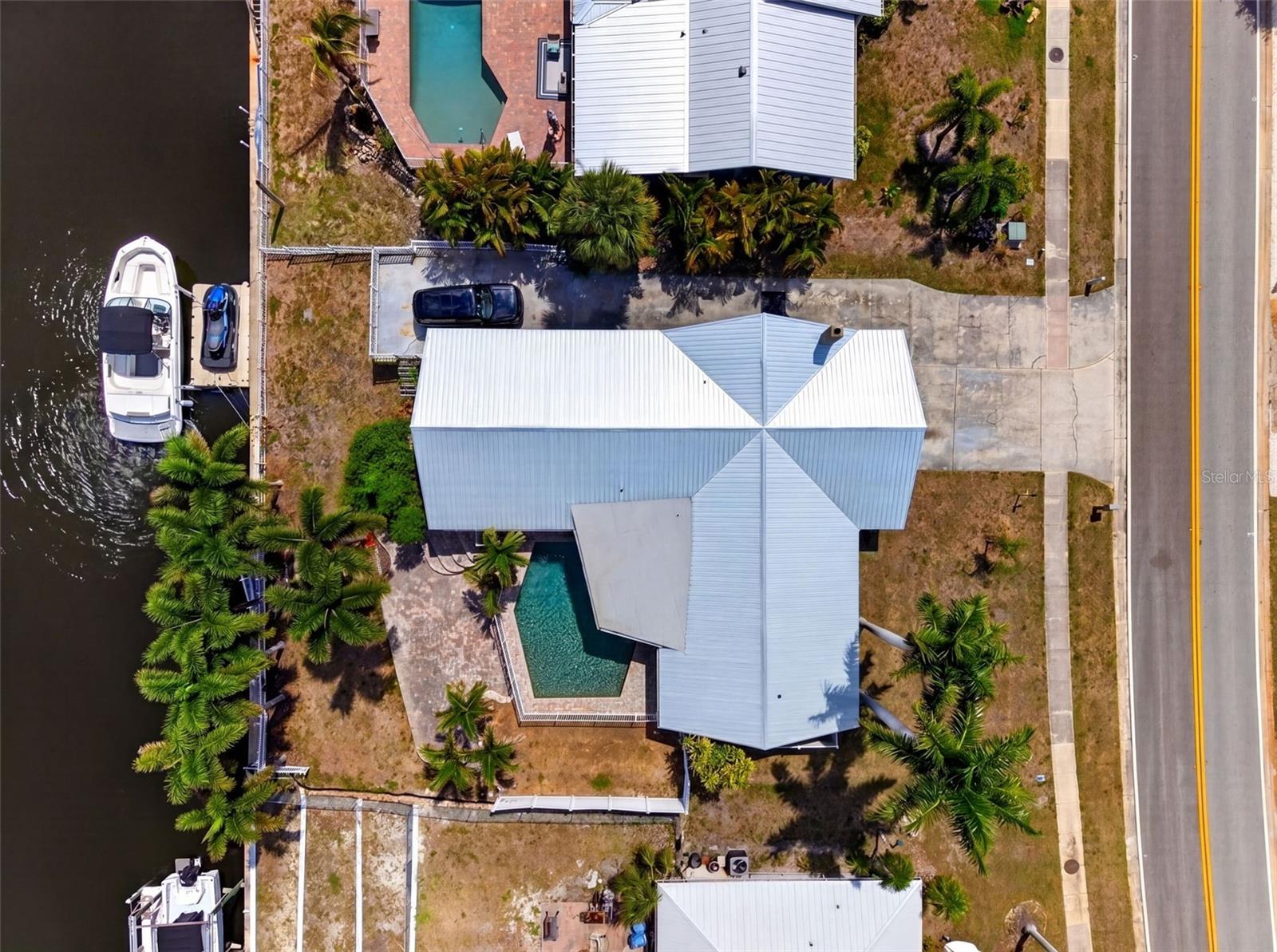 2555 CONSTITUTION BLVD, SARASOTA, FL — photo 2