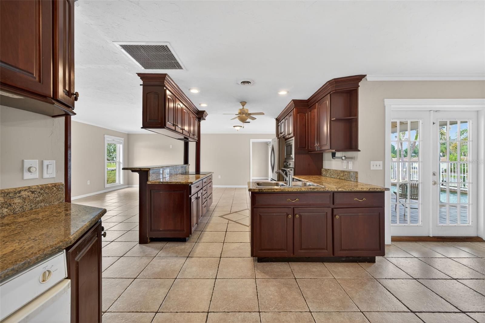 2555 CONSTITUTION BLVD, SARASOTA, FL — photo 10
