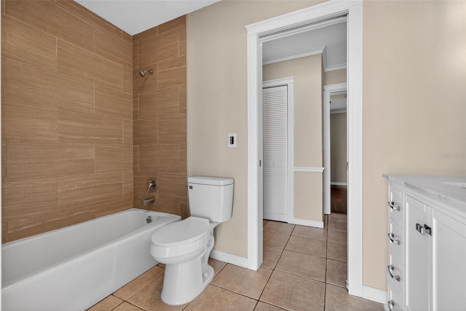 2555 CONSTITUTION BLVD, SARASOTA, FL — photo 32
