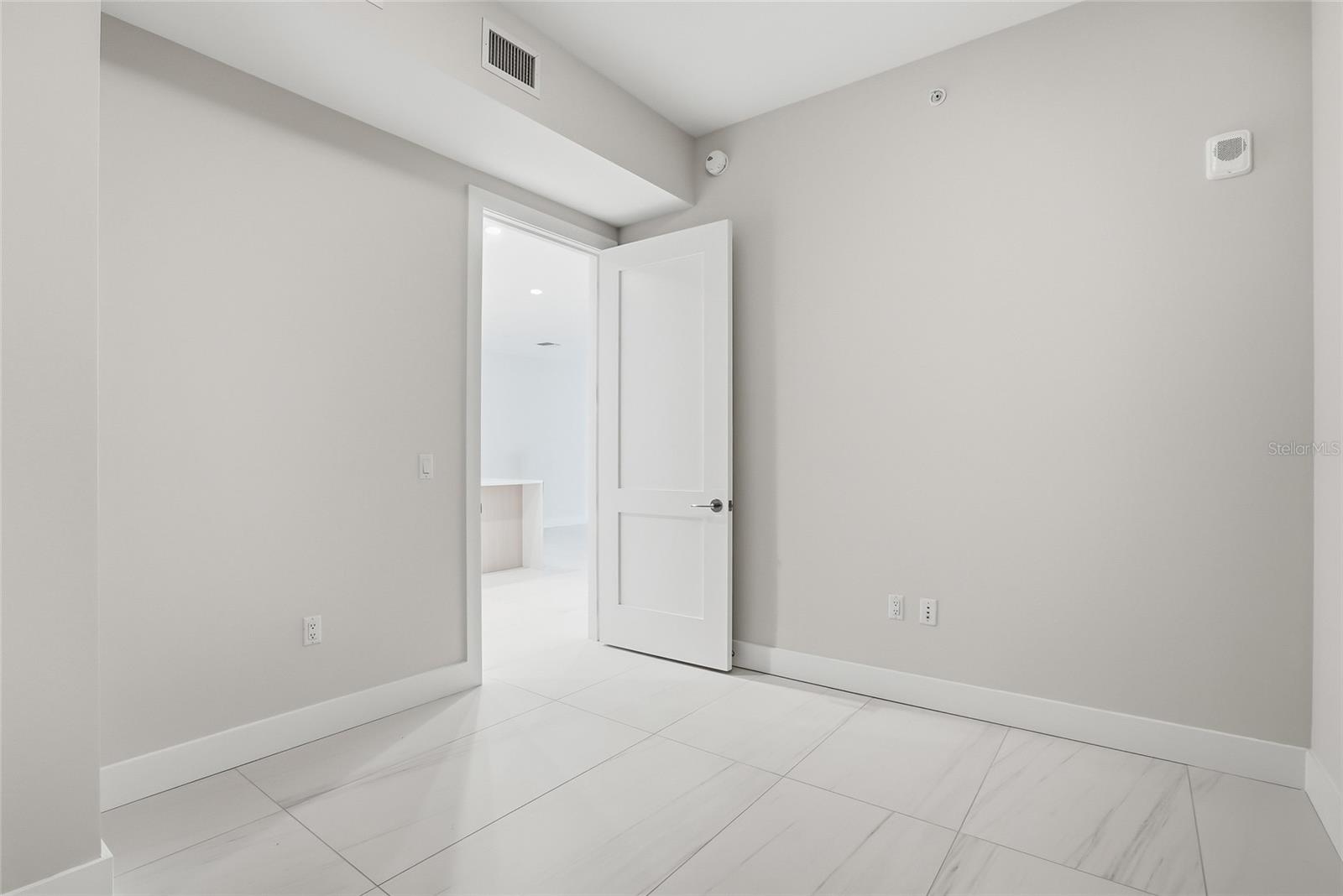 275 1ST AVE S #1003, ST PETERSBURG, FL — photo 73