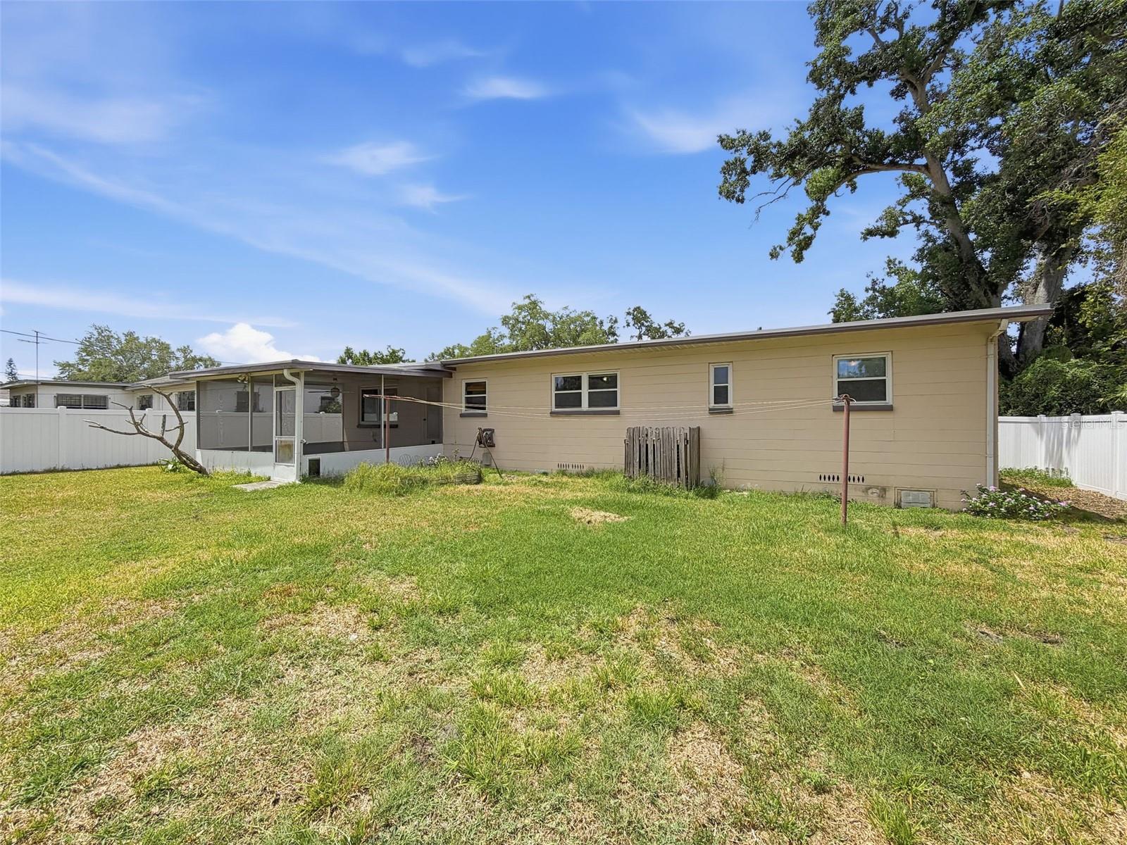 2518 W NORTH ST, TAMPA, FL — photo 35