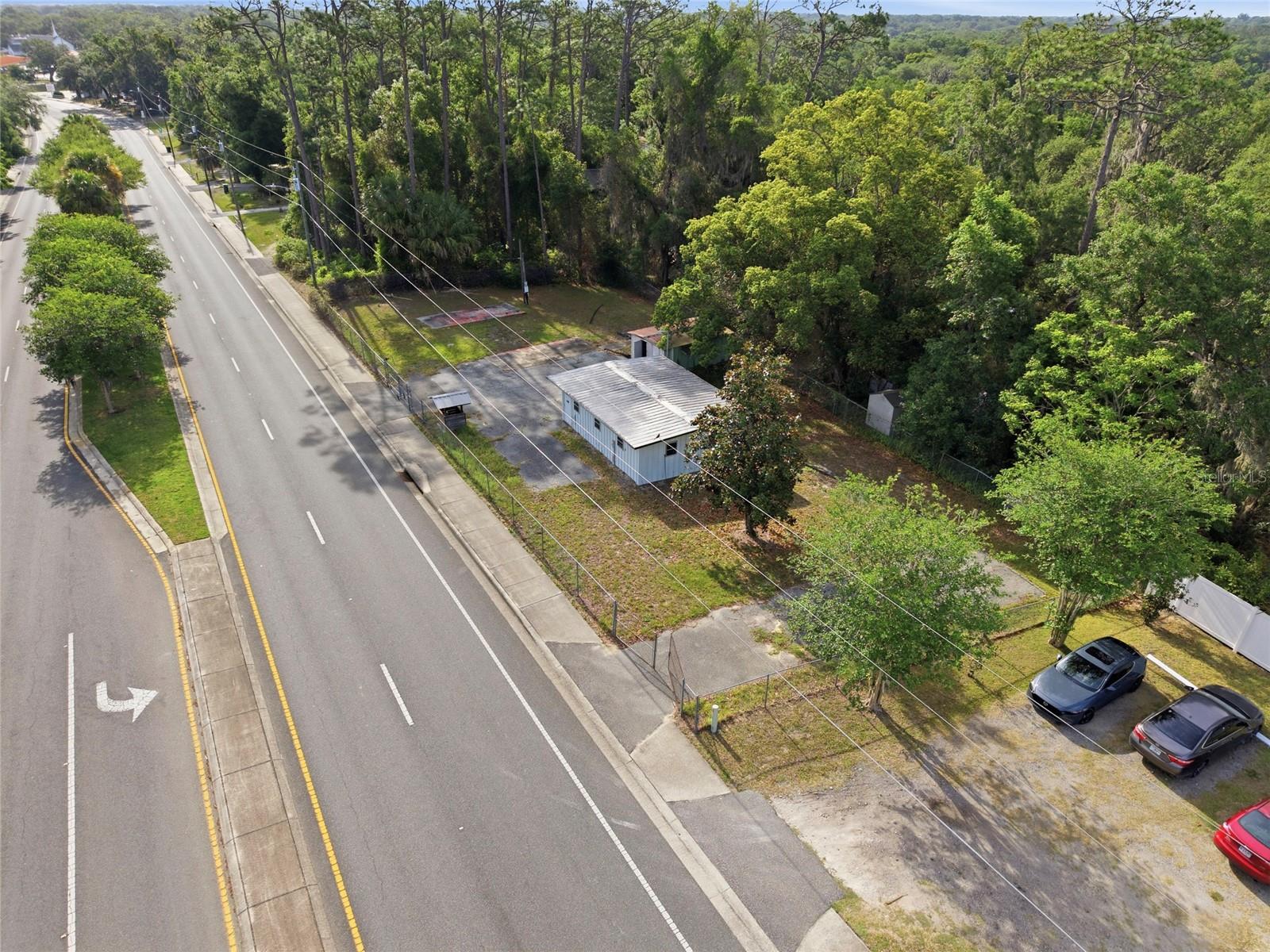 320 HIGHWAY 466, LADY LAKE, FL — photo 3