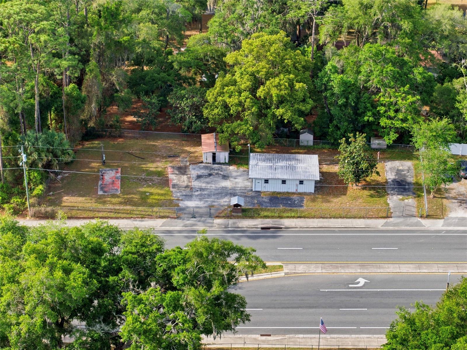 320 HIGHWAY 466, LADY LAKE, FL — photo 5