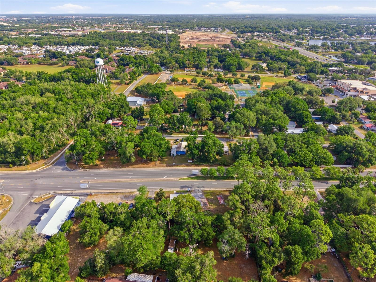 320 HIGHWAY 466, LADY LAKE, FL — photo 28