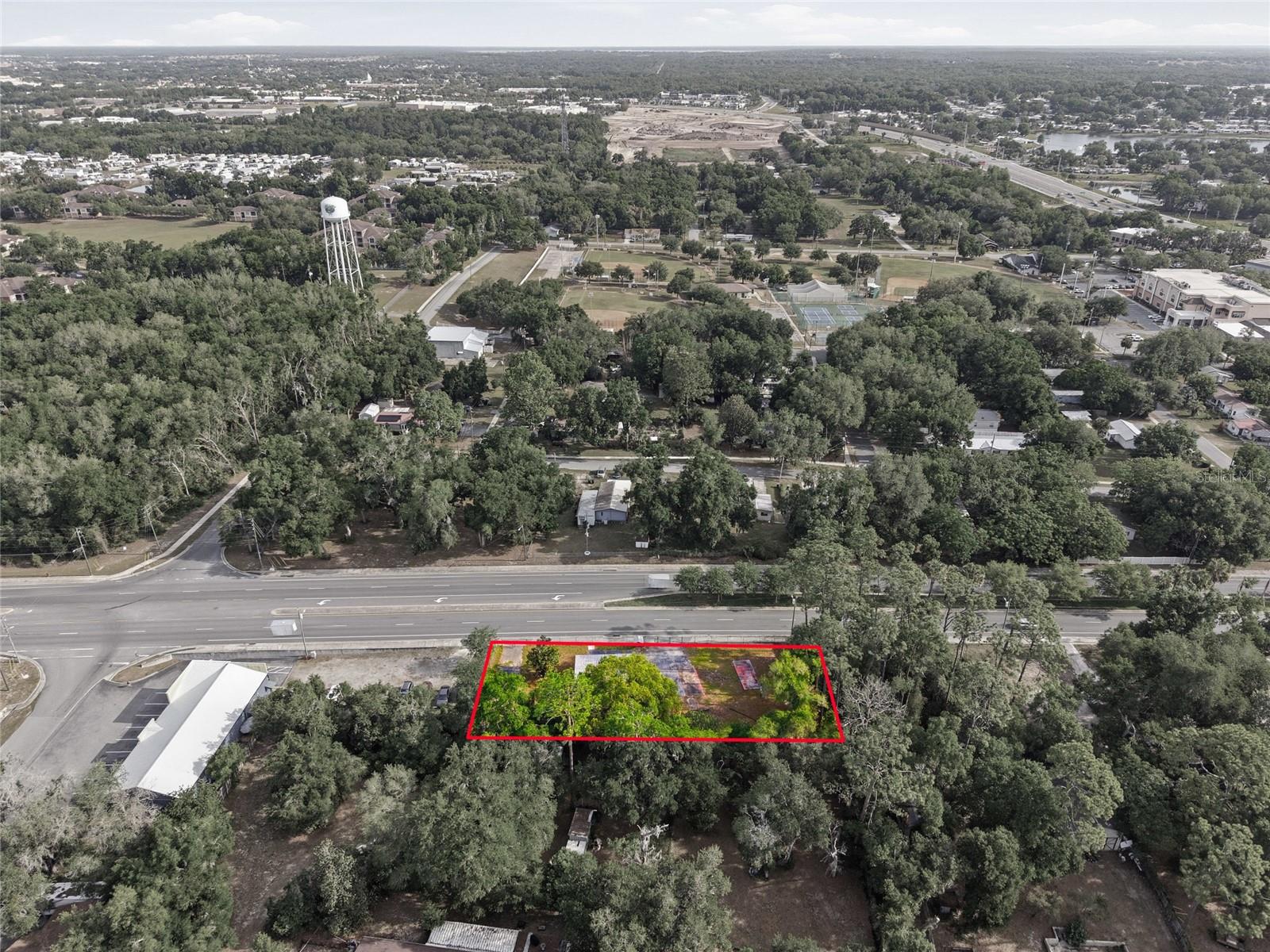 320 HIGHWAY 466, LADY LAKE, FL — photo 29