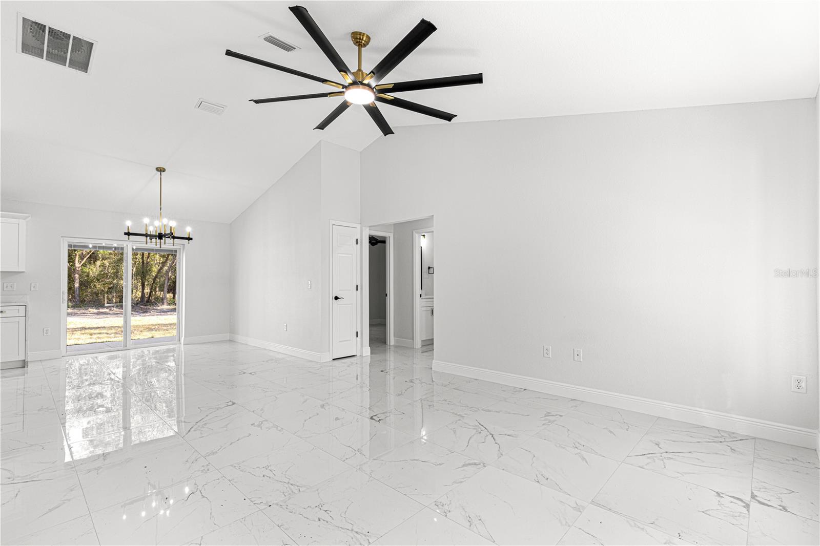 10325 SE 125TH LN, BELLEVIEW, FL — photo 2