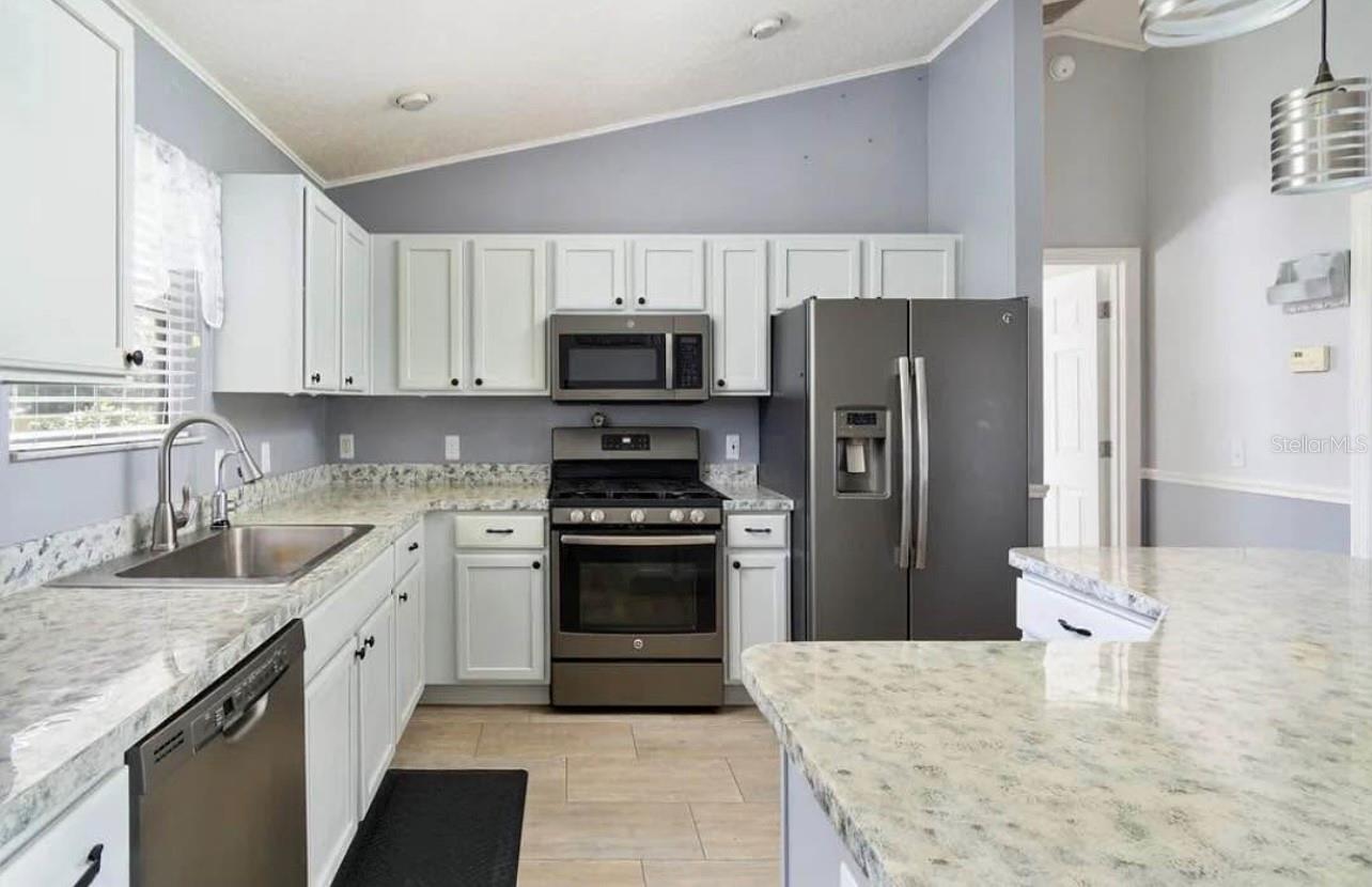 104 CHERRY BLOSSOM LN, LADY LAKE, FL — photo 14
