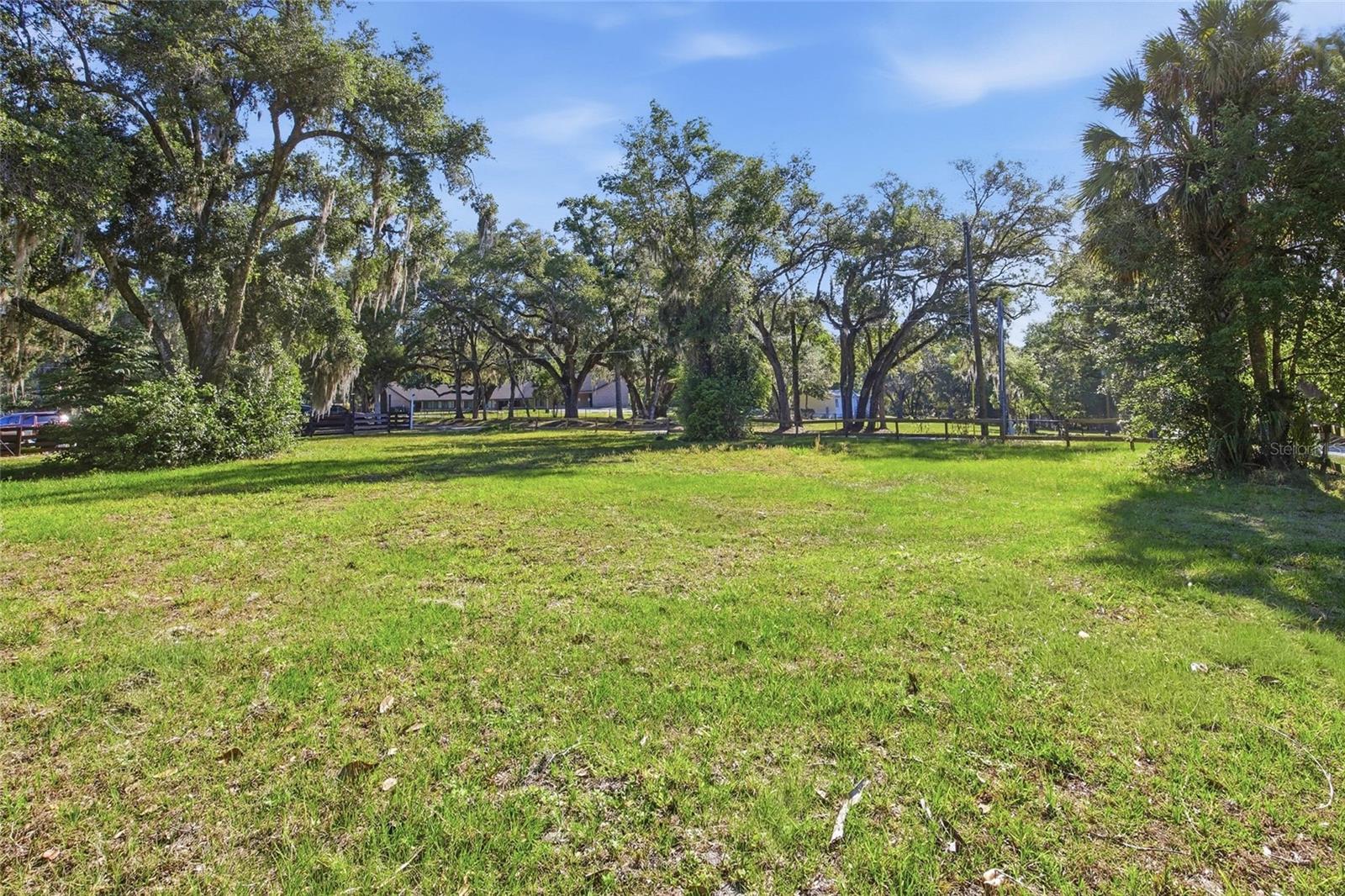 105 W HERMOSA ST, LADY LAKE, FL