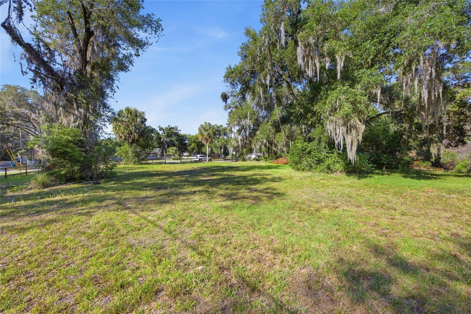 105 W HERMOSA ST, LADY LAKE, FL — photo 4