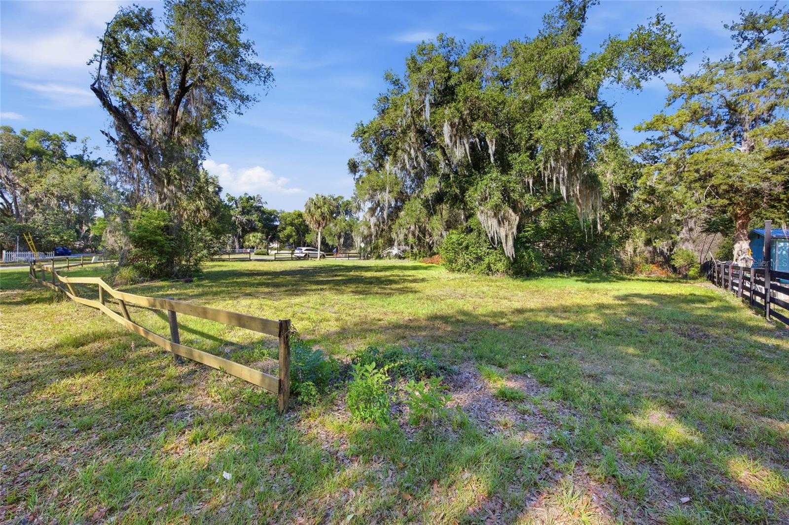 105 W HERMOSA ST, LADY LAKE, FL — photo 8