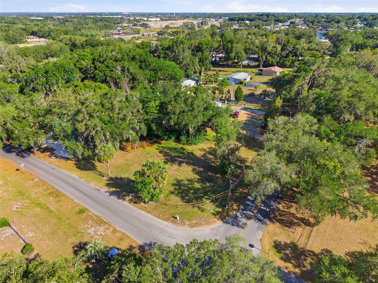105 W HERMOSA ST, LADY LAKE, FL — photo 51