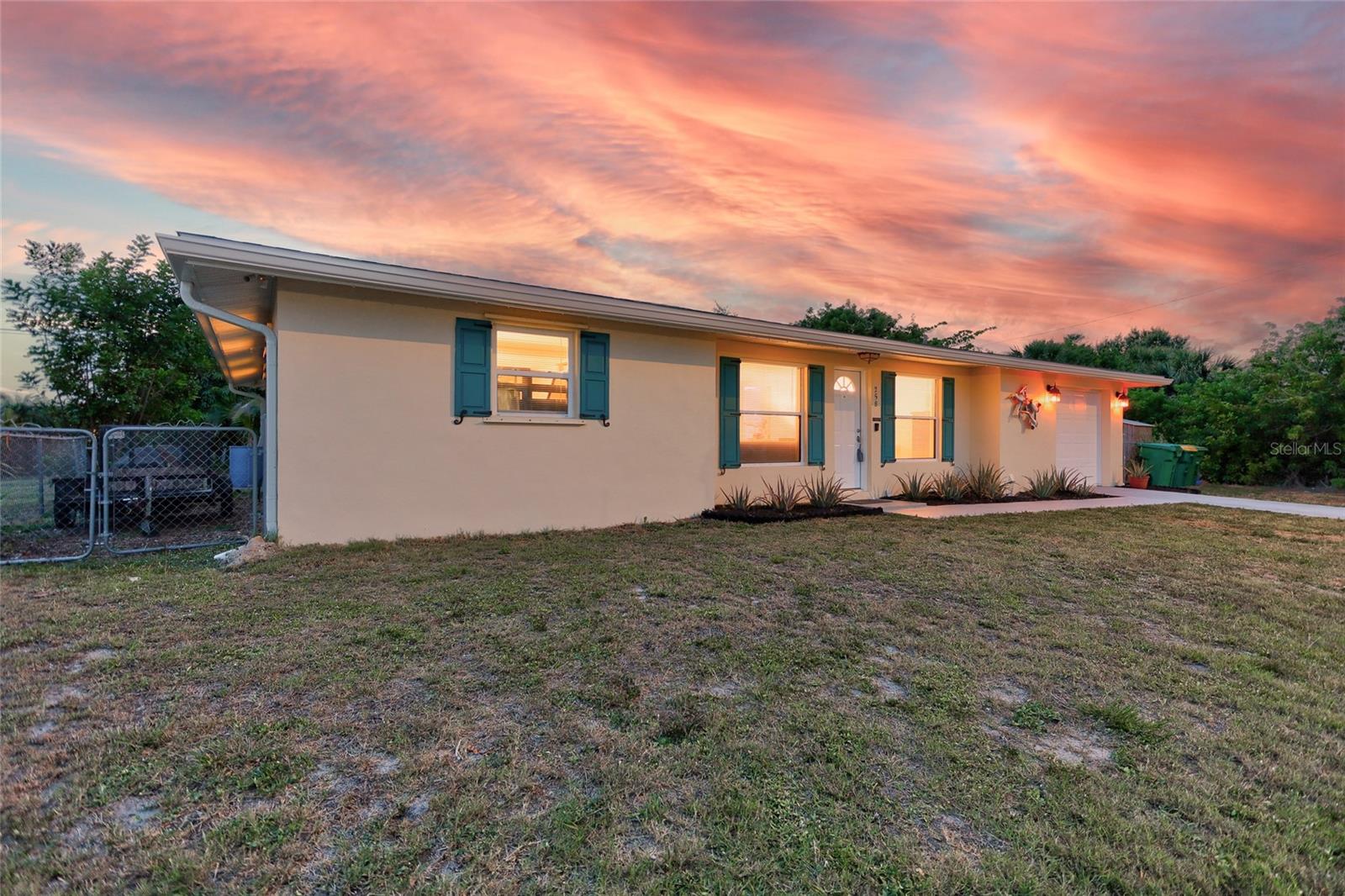 258 READING ST NW, PORT CHARLOTTE, FL — photo 33