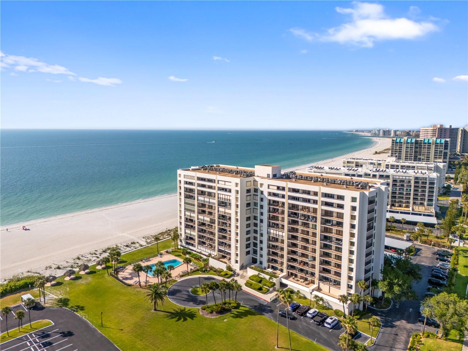 1460 GULF BLVD #412, CLEARWATER BEACH, FL — photo 2