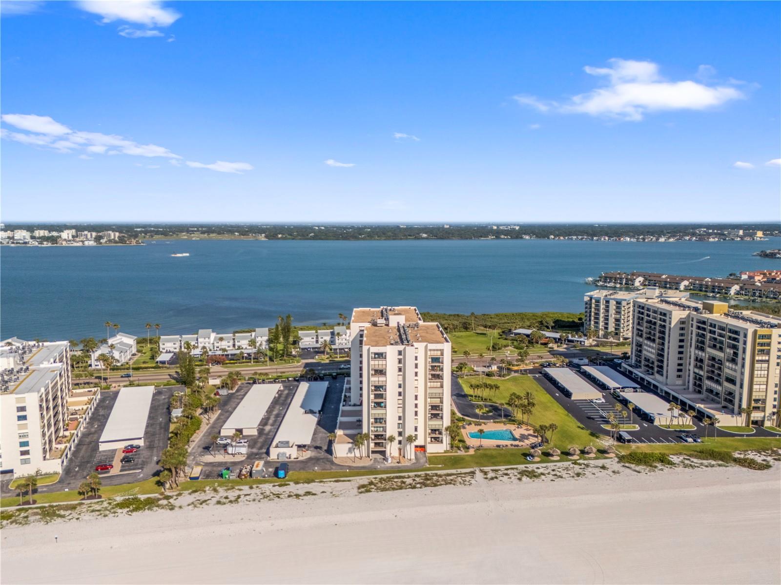 1460 GULF BLVD #412, CLEARWATER BEACH, FL — photo 11
