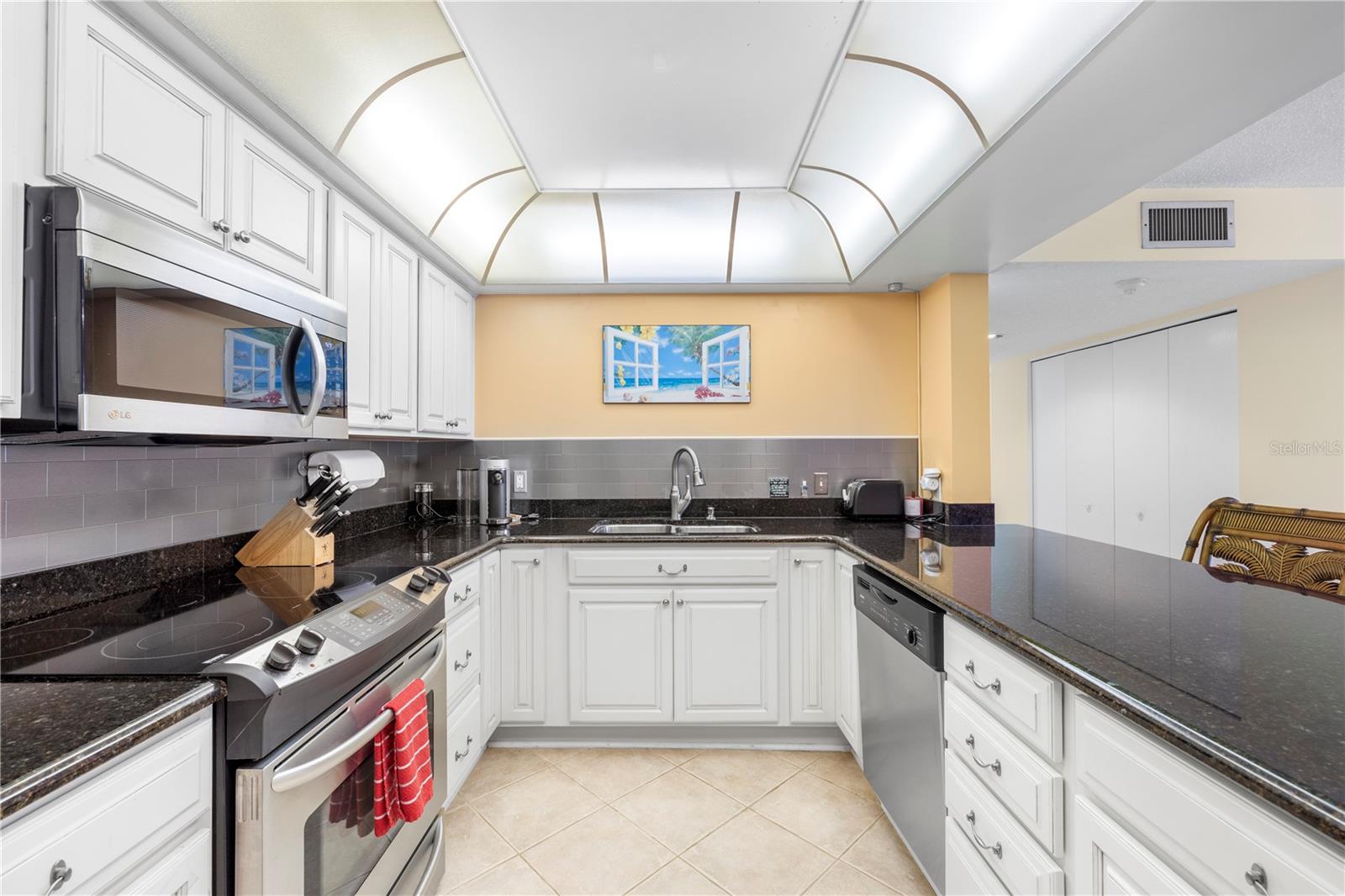 1460 GULF BLVD #412, CLEARWATER BEACH, FL — photo 15
