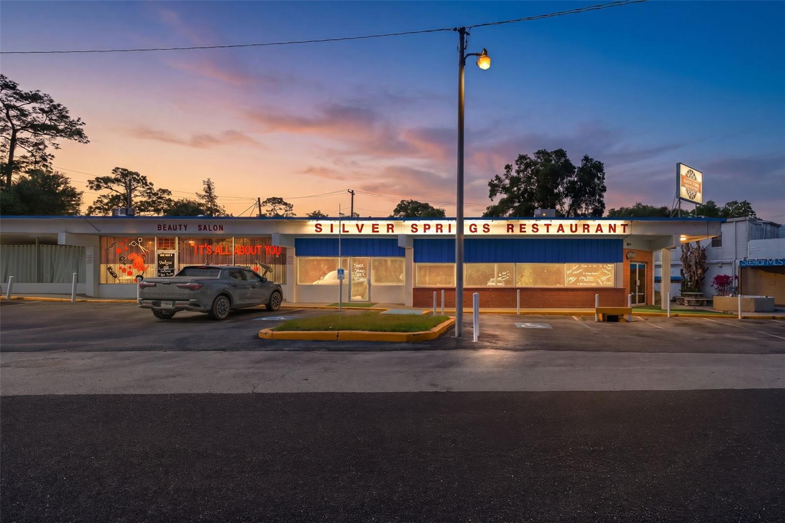 5300 E SILVER SPRINGS BLVD #B, SILVER SPRINGS, FL