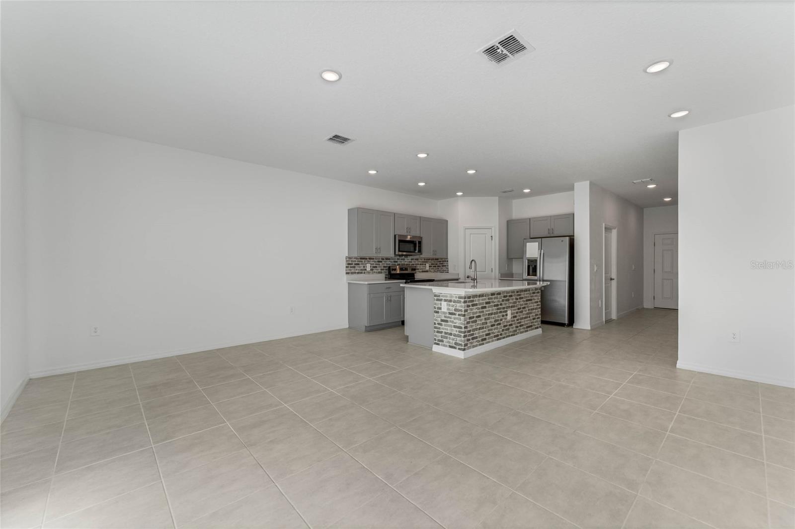 1281 AXEL GRAESON AVE, KISSIMMEE, FL — photo 2