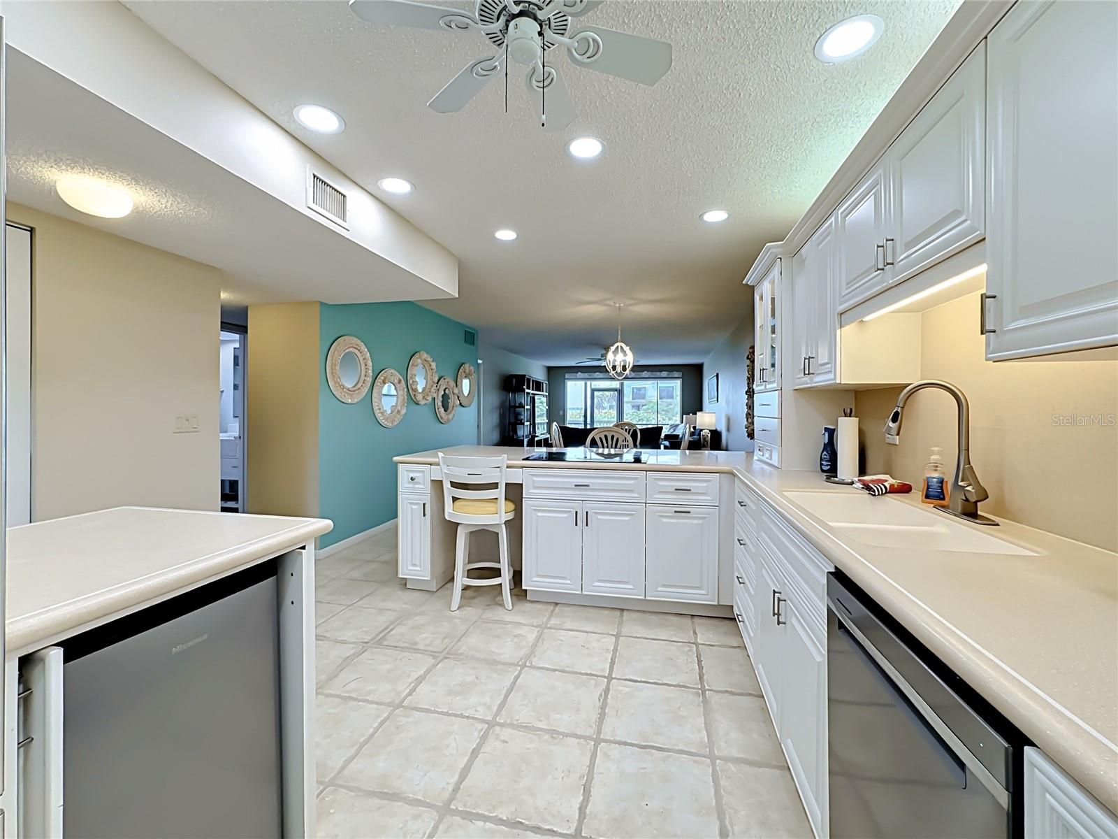 1515 PELICAN POINT DR #BA185, SARASOTA, FL — photo 16