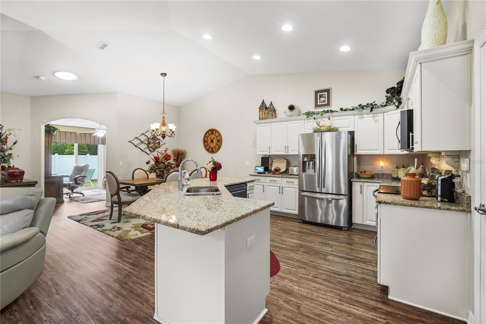 6781 BASSWOOD CIR, ZEPHYRHILLS, FL — photo 3