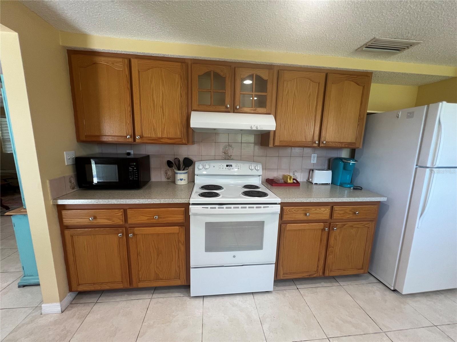650 HARTFORD DR NW, PORT CHARLOTTE, FL — photo 9