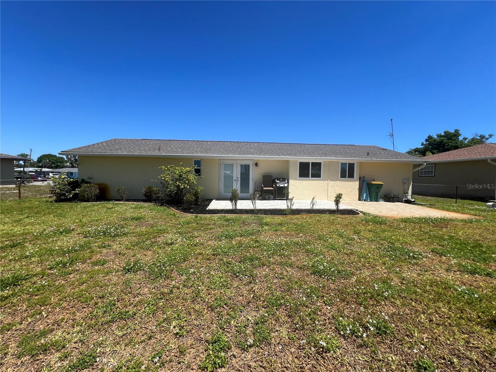 650 HARTFORD DR NW, PORT CHARLOTTE, FL — photo 35