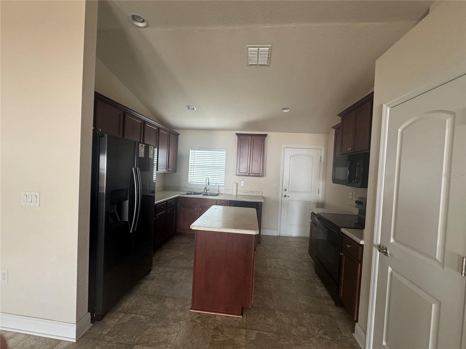 906 CHESTNUT DR, FRUITLAND PARK, FL — photo 75
