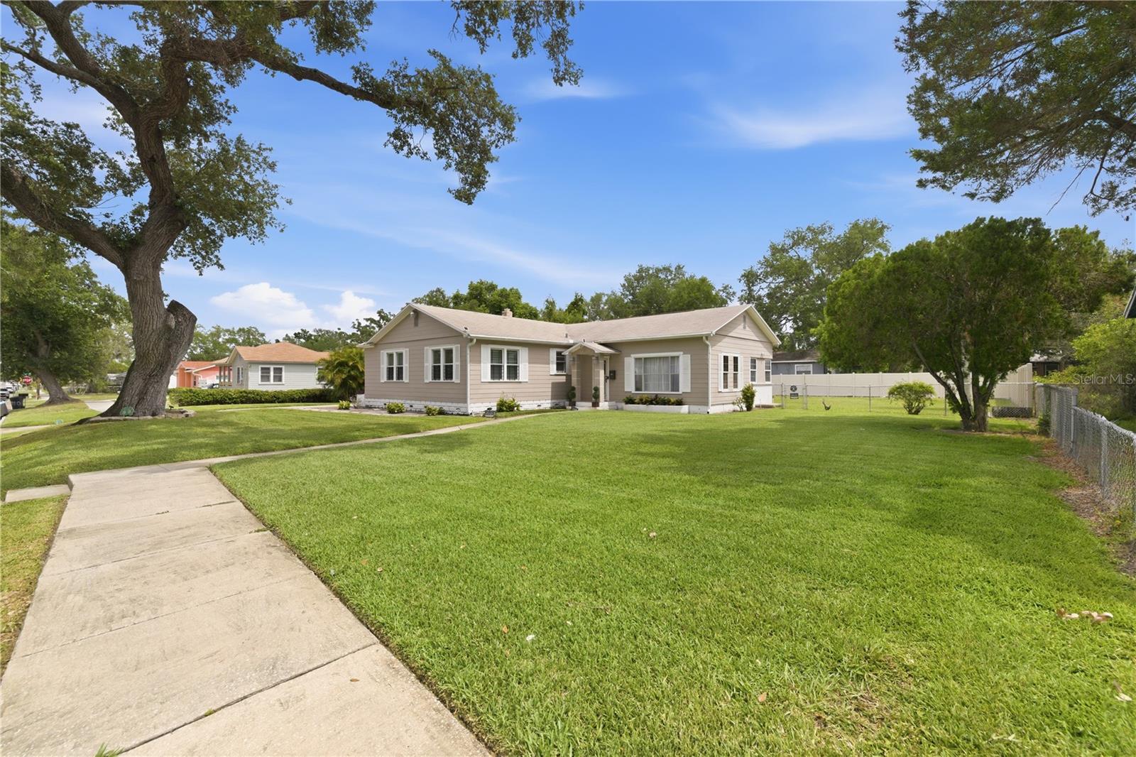 726 17TH AVE S, ST PETERSBURG, FL — photo 27