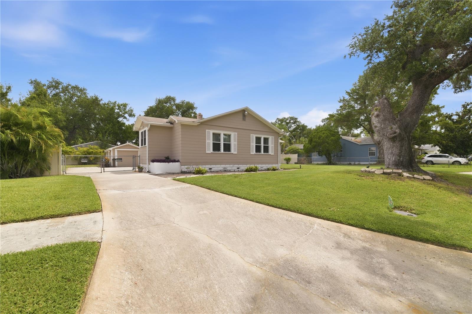 726 17TH AVE S, ST PETERSBURG, FL — photo 28