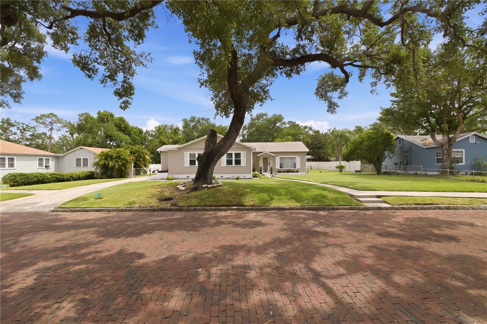 726 17TH AVE S, ST PETERSBURG, FL — photo 36