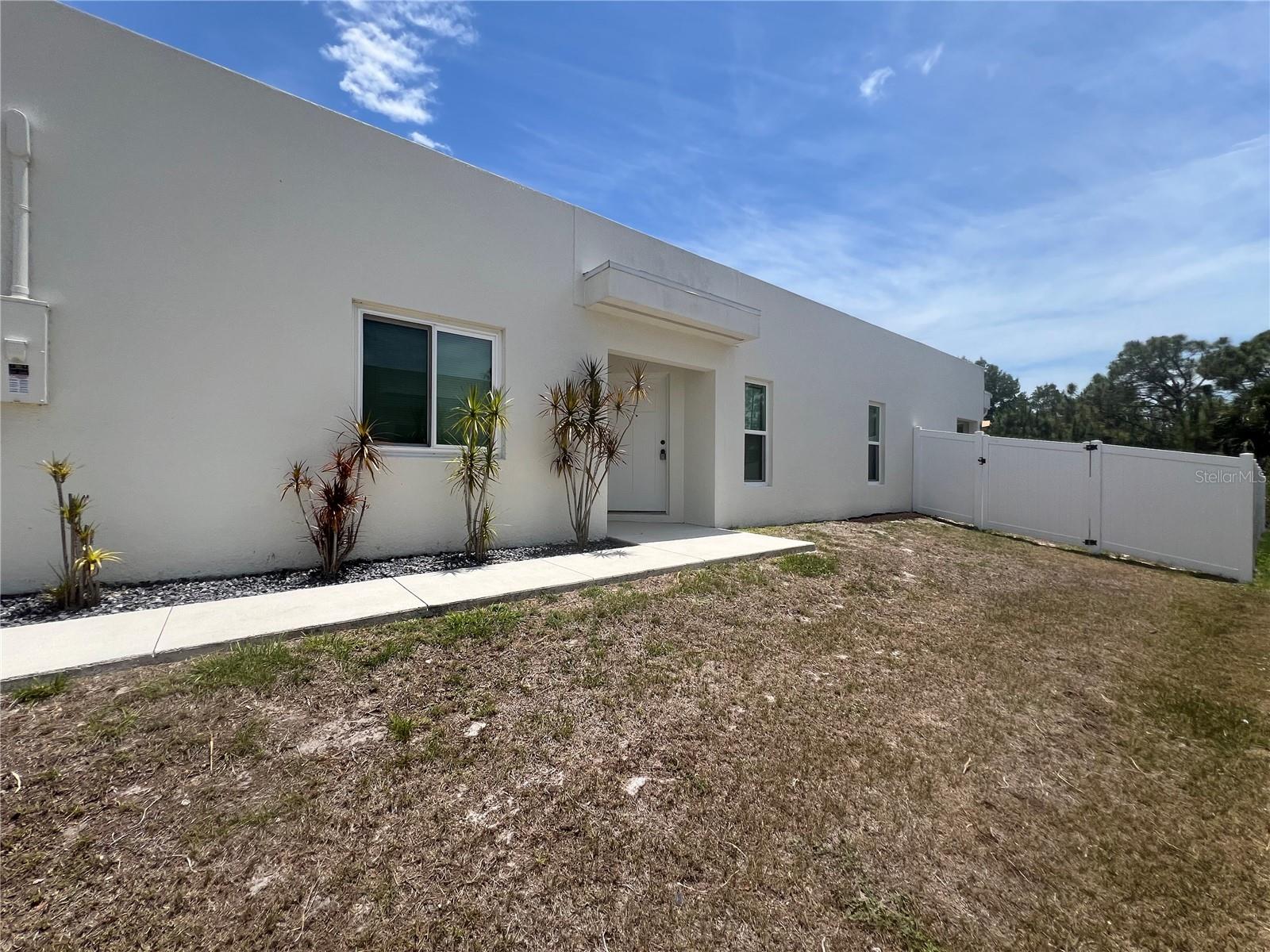 12073 HENLEY AVE, PORT CHARLOTTE, FL — photo 4