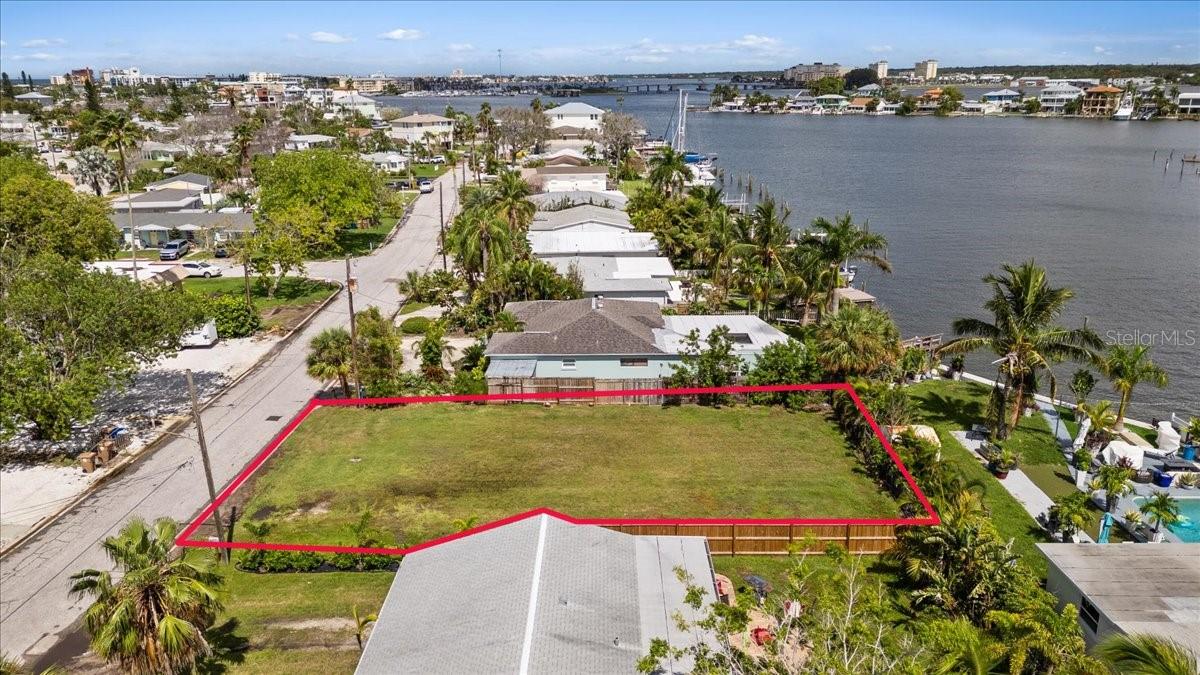 14033 E PARSLEY DR, MADEIRA BEACH, FL — photo 2