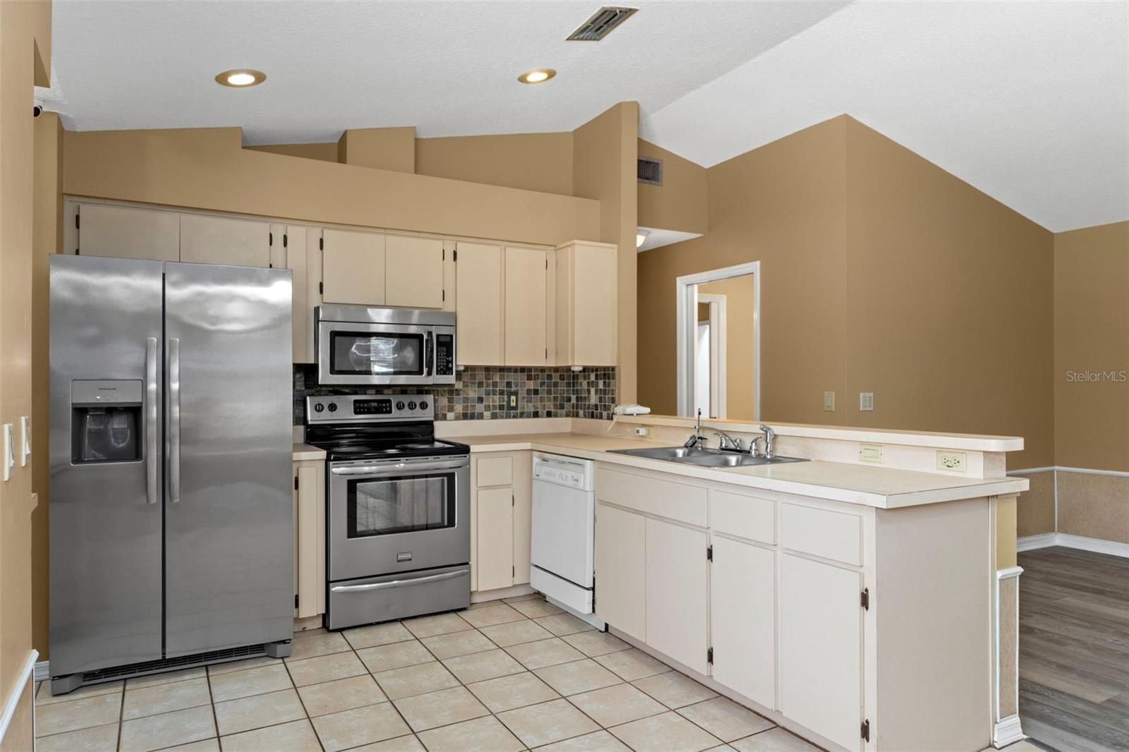 6236 W PINEDALE CIR, CRYSTAL RIVER, FL — photo 15