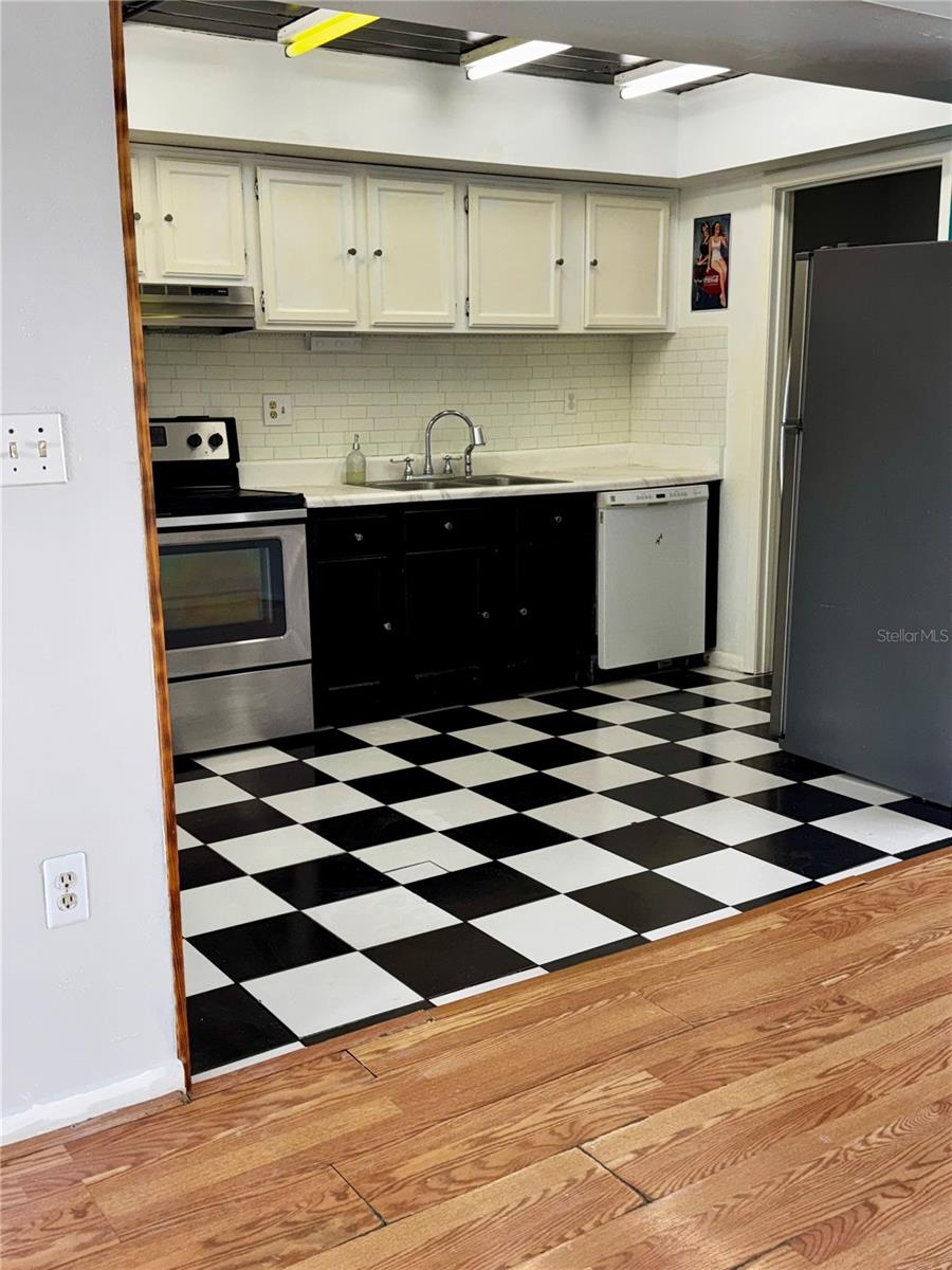 1130 N LAKE PARKER AVE #E332, LAKELAND, FL — photo 12