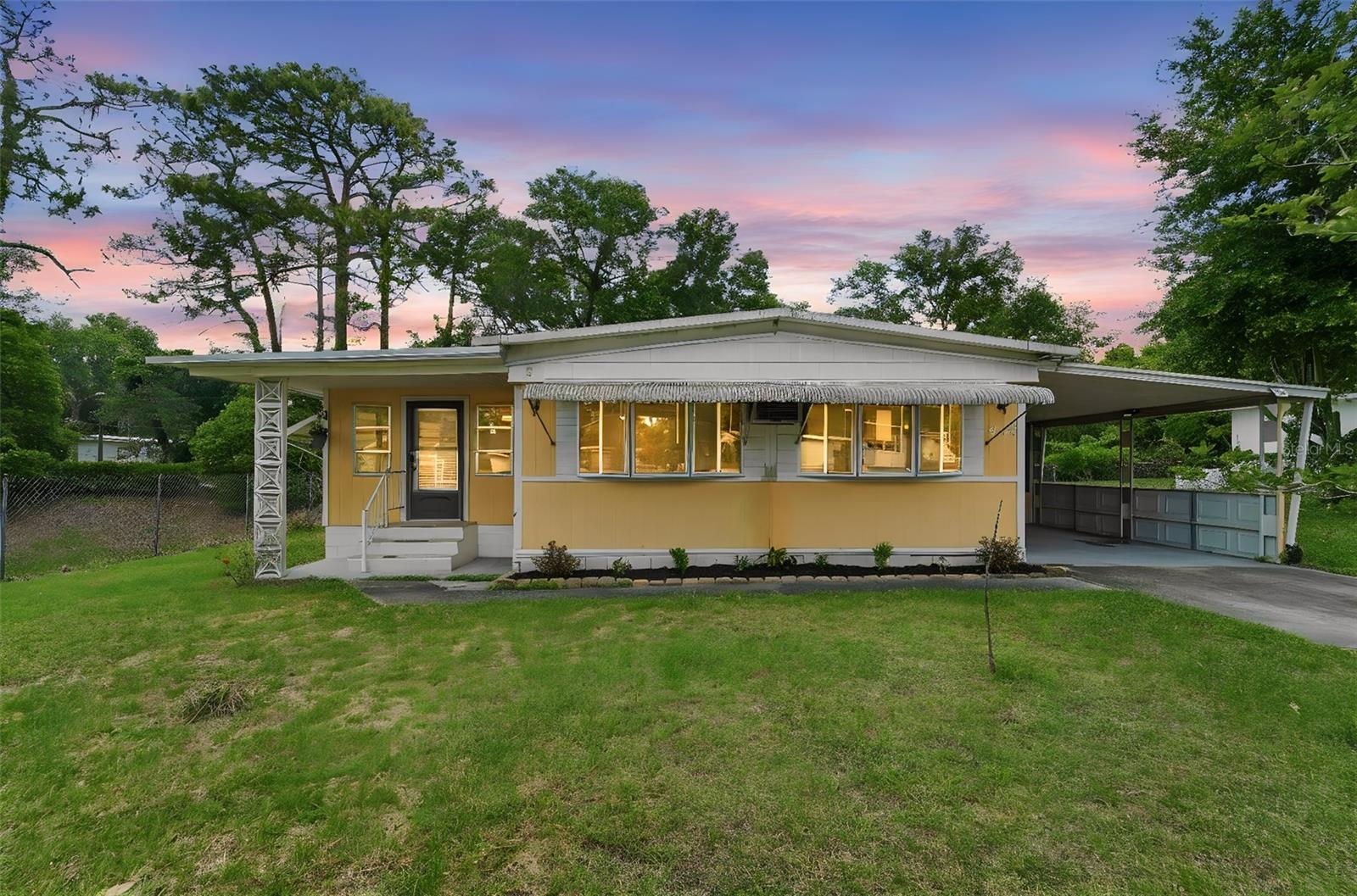 4128 WOODLAND CIR, DELAND, FL