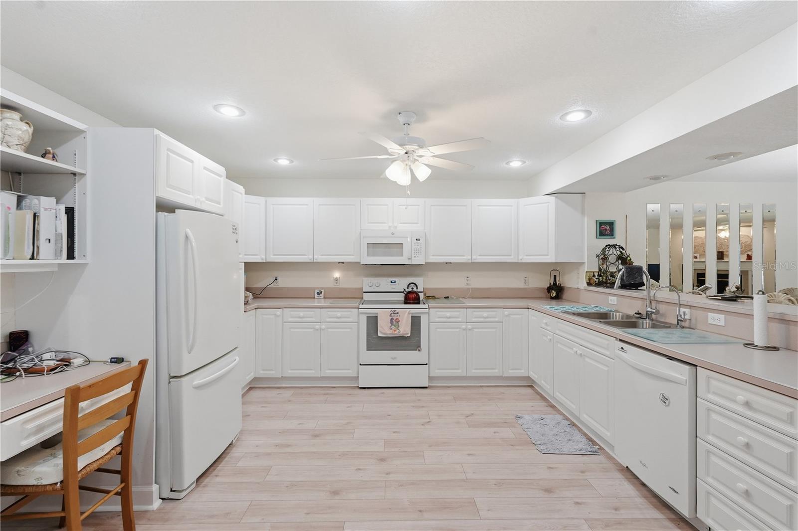 545 PINELLAS BAYWAY S #302, ST PETERSBURG, FL — photo 8