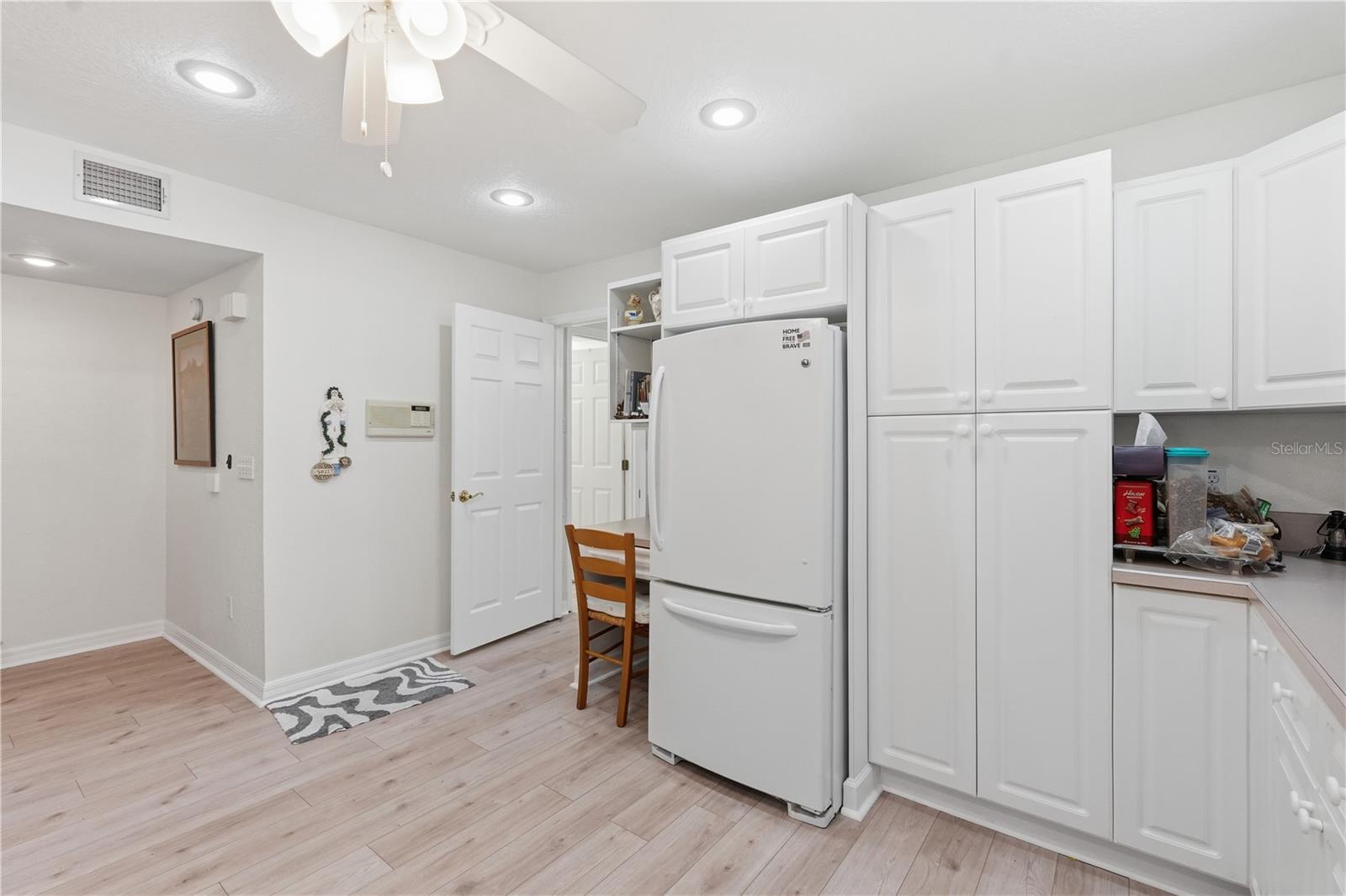 545 PINELLAS BAYWAY S #302, ST PETERSBURG, FL — photo 10