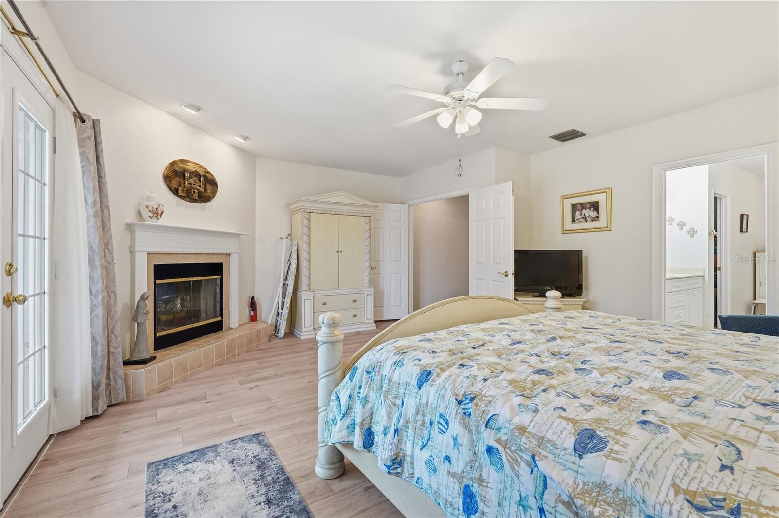 545 PINELLAS BAYWAY S #302, ST PETERSBURG, FL — photo 45
